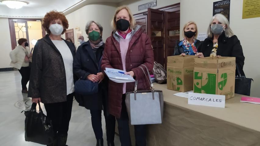 Reparto de información a los representantes de comarcales.