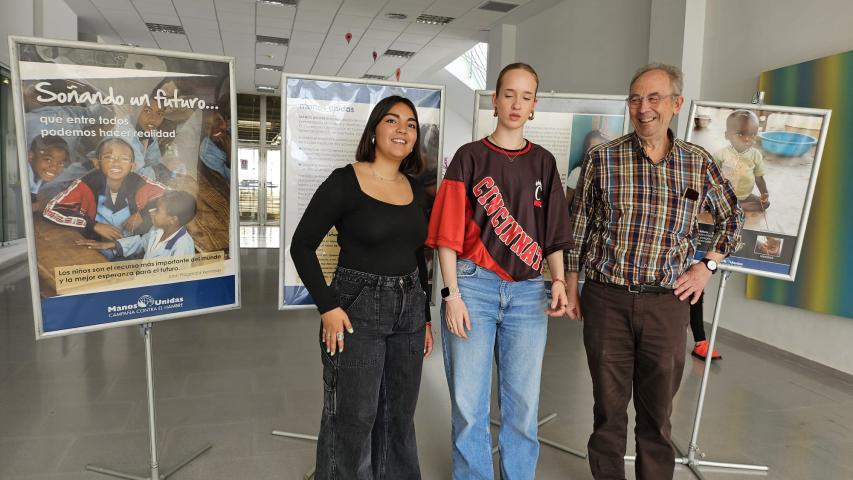 fac. trabajo social expo. contagia solidaridad4