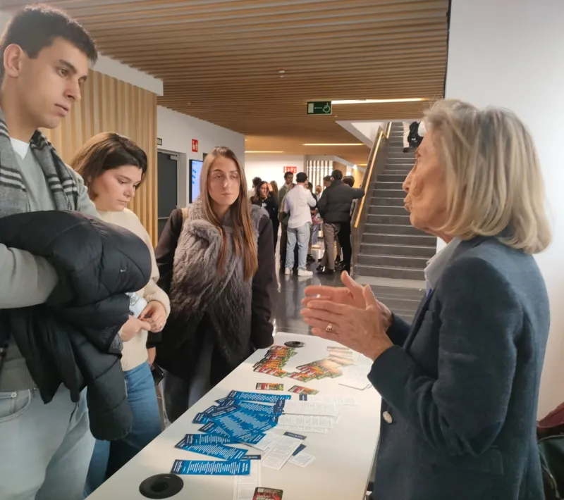 Estand de Manos Unidas Madrid en la Feria de Empleo MEET 2024 de ESIC