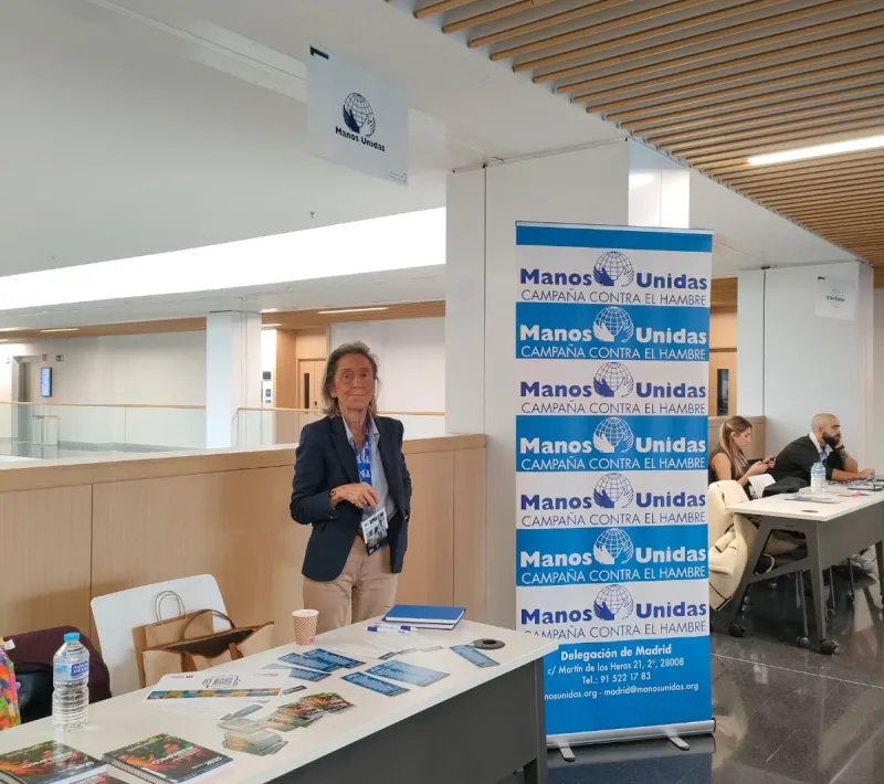 Estand de Manos Unidas Madrid en la Feria de Empleo MEET 2024 de ESIC