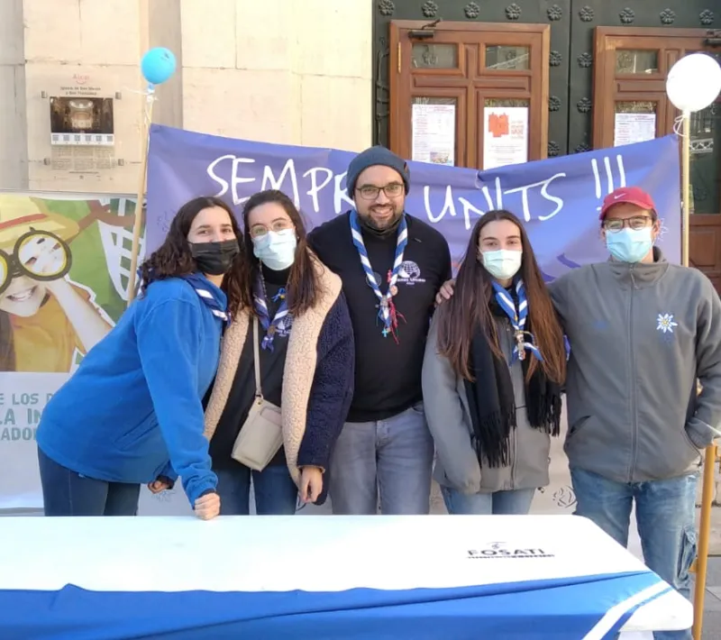 Voluntarios de Manos Unidas Valencia en Alcoi en la Fira de la Infancia.