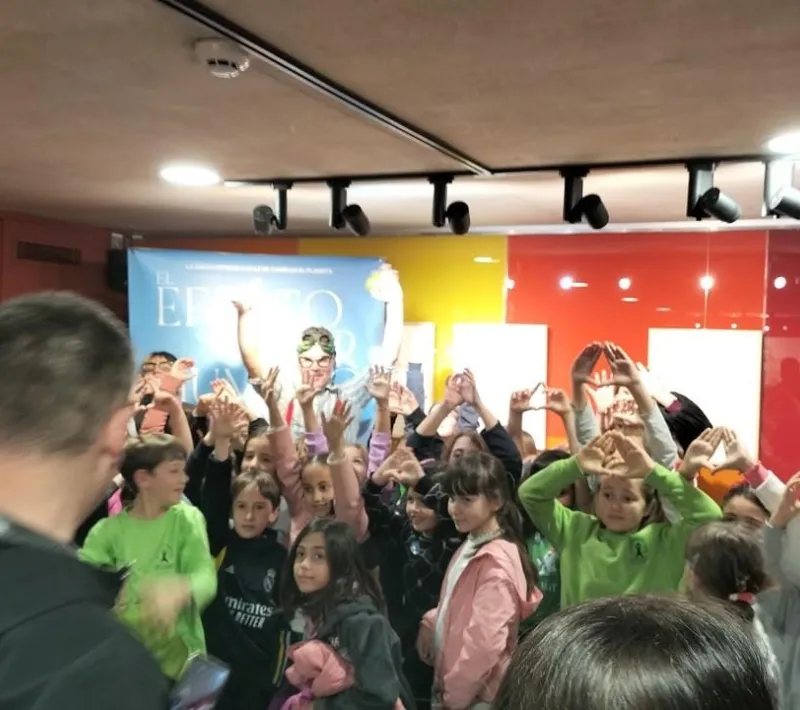 foto ninos y autores