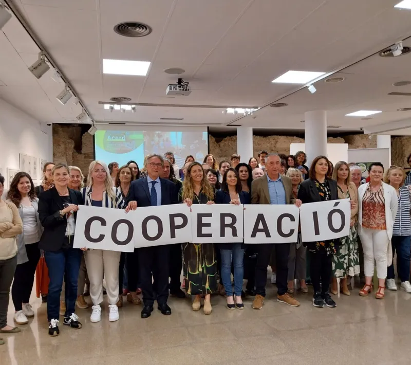 El grupo de firmantes del acuerdo. Foto CVONGD.