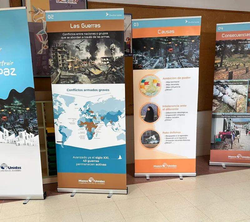 La exposición "Construir la Paz" de Manos Unidas Madrid en el IES Aldebarán de Alcobendas