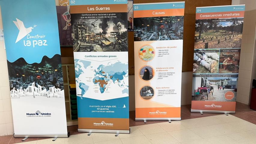 La exposición "Construir la Paz" de Manos Unidas Madrid en el IES Aldebarán de Alcobendas