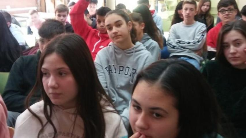 El misionero Miquel Cubeles en la escuela IES Can Mas, de Ripollet