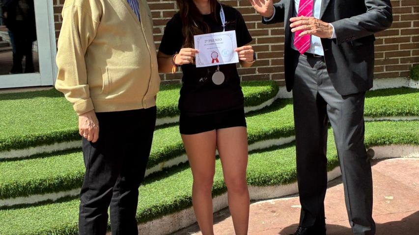 Entrega de premios de la carrera popular del IES Giner de los Ríos de Alcobendas 2026 a beneficio de Manos Unidas