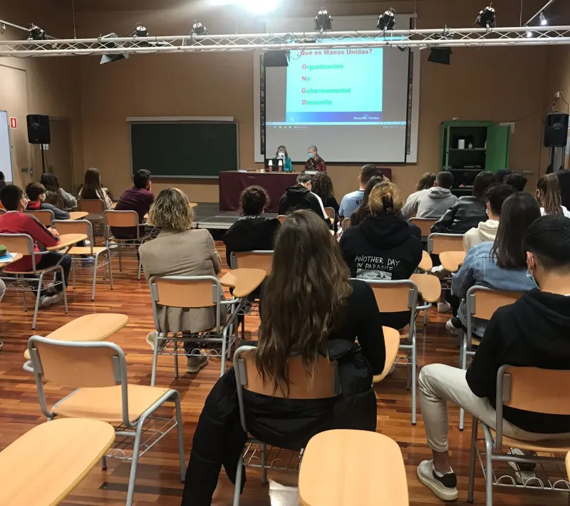 El IES Rascanya ha acogido a voluntarias de Manos Unidas Valencia para dar charlas sobre la situación en África.