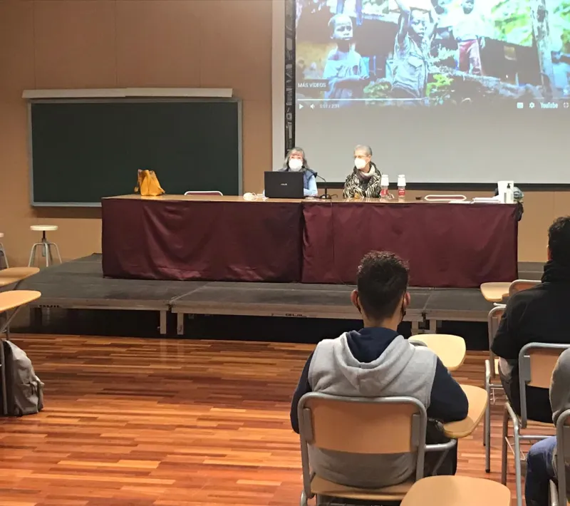 El IES Rascanya ha acogido a voluntarias de Manos Unidas Valencia para dar charlas sobre la situación en África.
