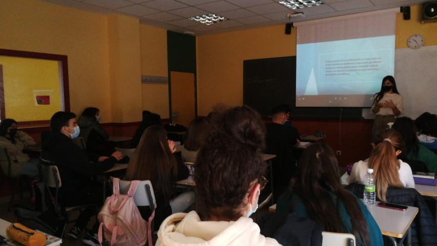 Sensibilización de Manos Unidas Madrid en el IES Tirso de Molina