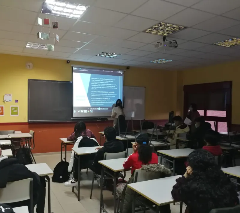 Sensibilización de Manos Unidas Madrid en el IES Tirso de Molina