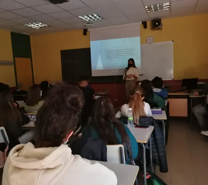 Sensibilización de Manos Unidas Madrid en el IES Tirso de Molina