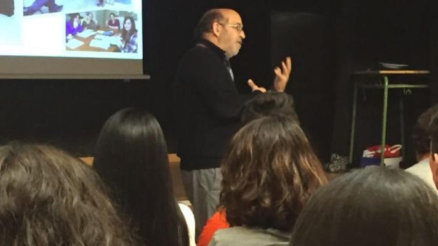 El misionero Miquel Cubeles en la escuela IES Torre Palau