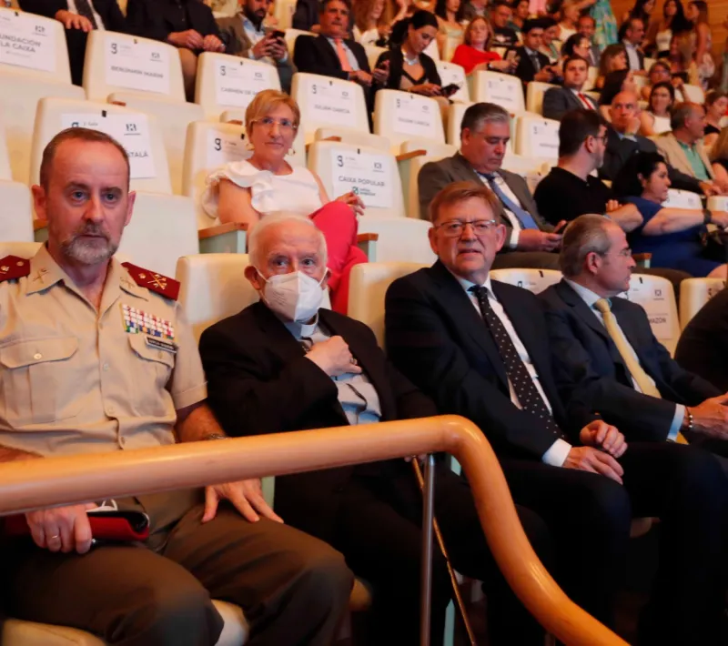 Invitados a la gala entre los que se encuentran el Arzobispo Antonio Cañizares y el presidente de la Generalitat Valenciana Ximo Puig.