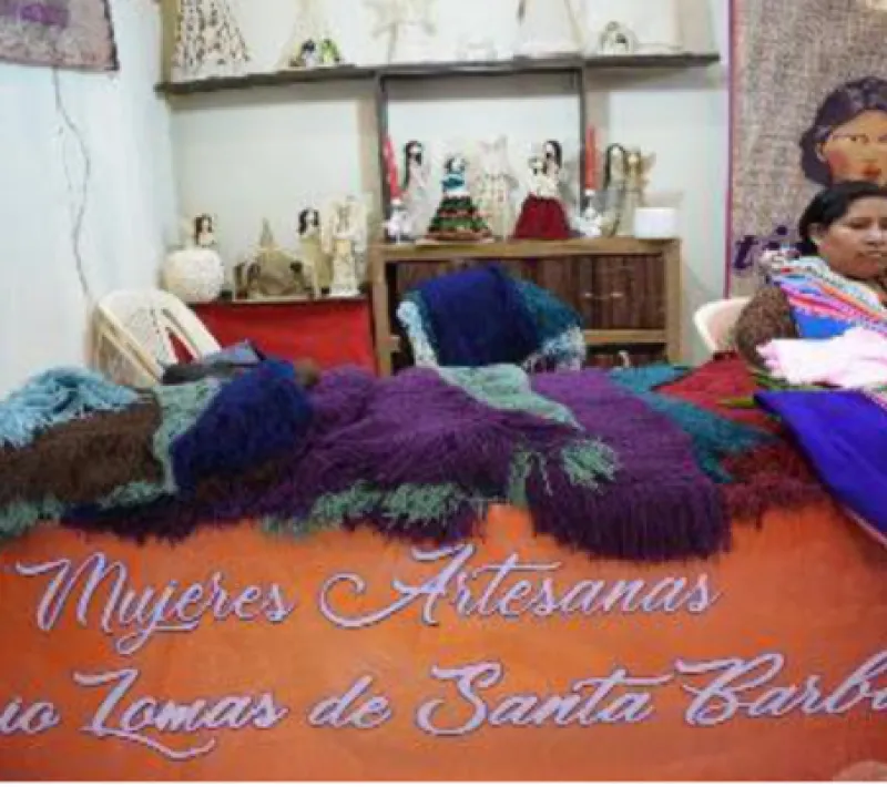 Formación a mujeres indígenas pobres conocer sus derechos y trabajar. Manos Unidas Valencia