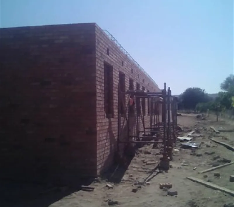 Nuevas aulas para niños de primaria de familias muy humildes en Zimbabue. Manos Unidas Valencia