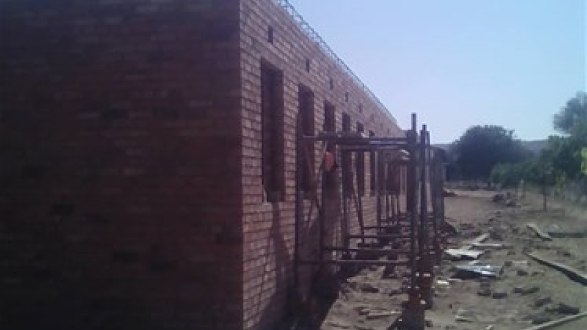 Nuevas aulas para niños de primaria de familias muy humildes en Zimbabue. Manos Unidas Valencia