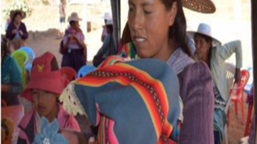 Formación a mujeres indígenas pobres conocer sus derechos y trabajar. Manos Unidas Valencia