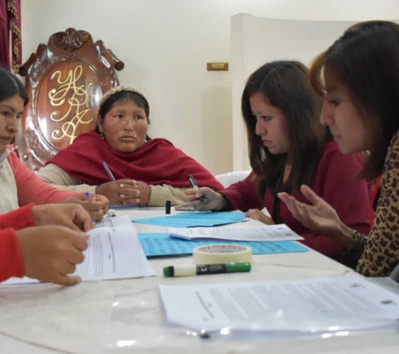Mesa de trabajo, ejerciendo derechos