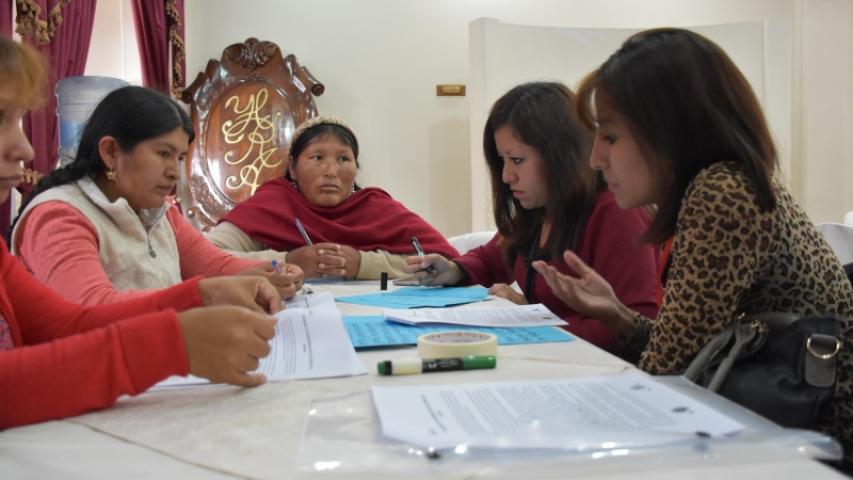 Mesa de trabajo, ejerciendo derechos