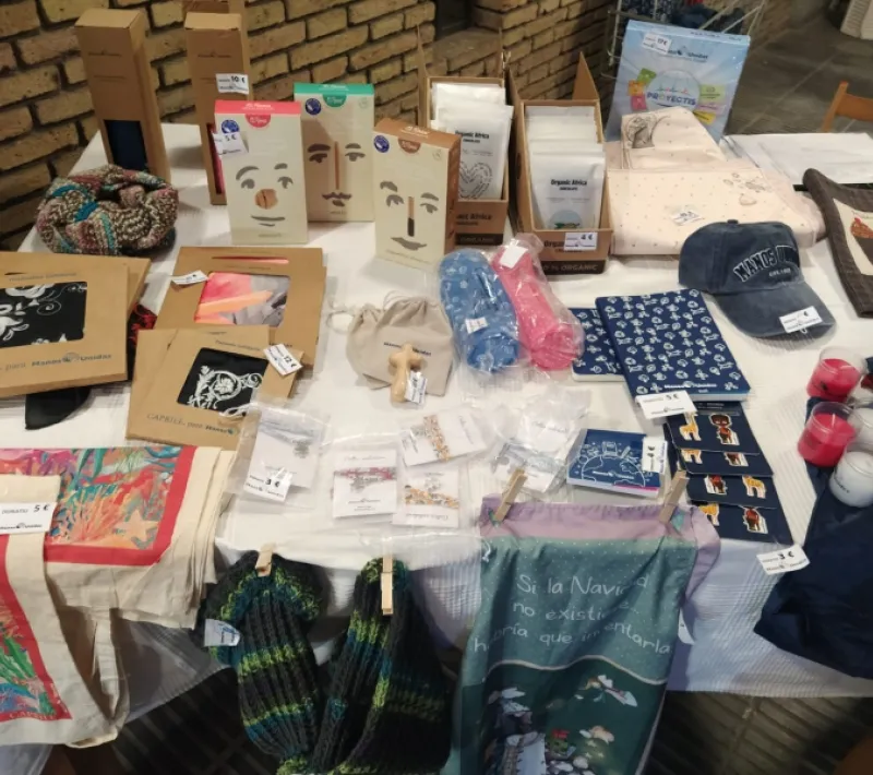 Tenderete en el Mercado Solidario de Navidad de Santa Cecília