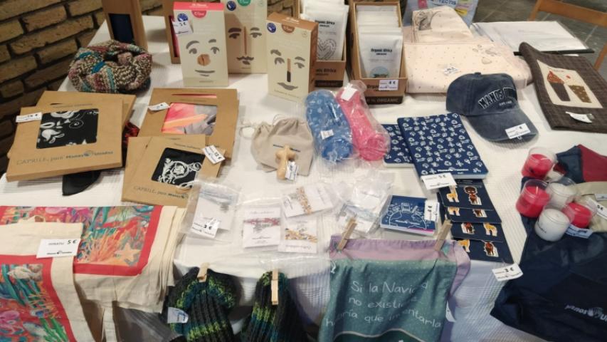 Tenderete en el Mercado Solidario de Navidad de Santa Cecília