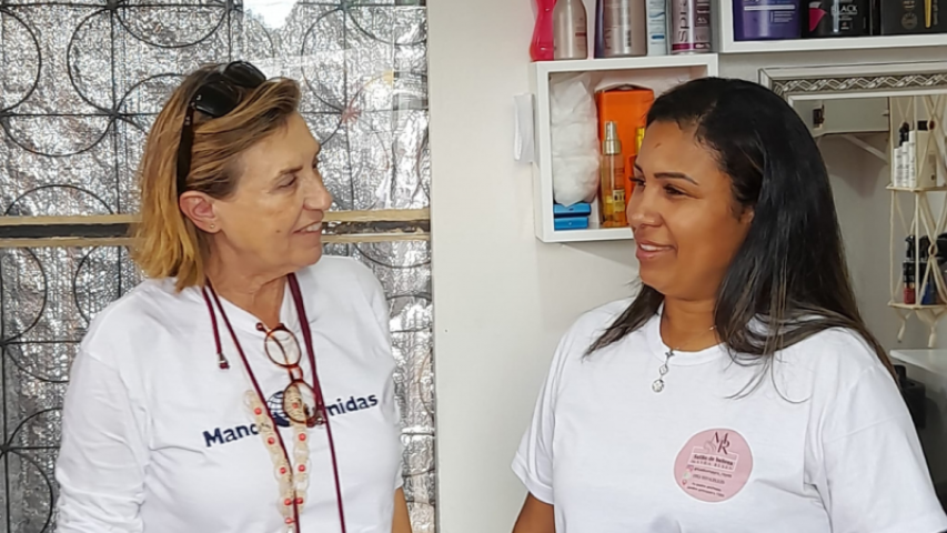 Manos Unidas ONG - Quico Taronjí viaja a la Amazonía - Cecilia Pilar, presidenta de Manos Unidas, y Suzana Pereira, coordinadora de Fe y Alegría