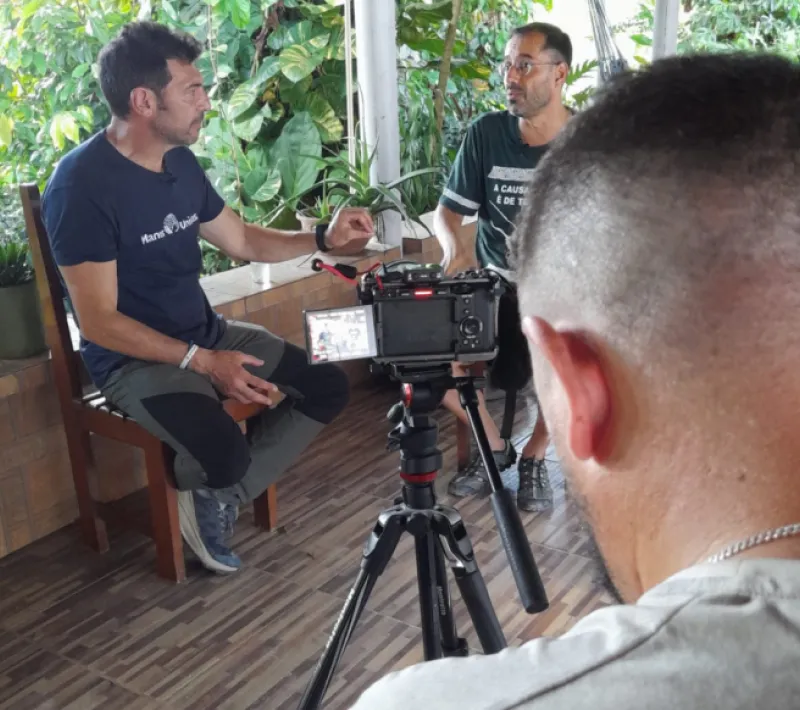 Manos Unidas ONG - Quico Taronjí en la Amazonía - Taronjí, durante su entrevista al socio local