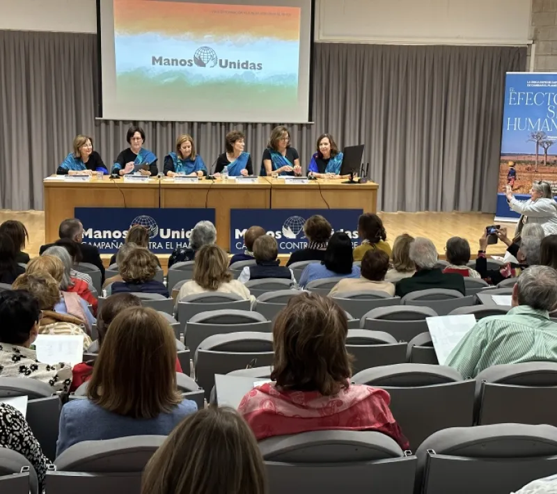 Presentación de los viajes de formación durante las Jornadas. Fotografía: Manos Unidas.
