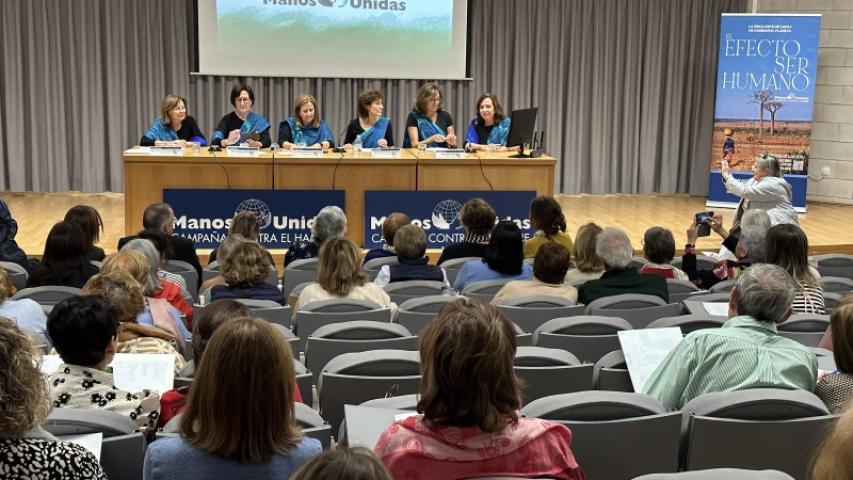 Presentación de los viajes de formación durante las Jornadas. Fotografía: Manos Unidas.