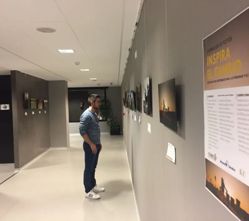 Exposición en el CEU de Elche (Alicante). Foto Manos Unidas Alicante