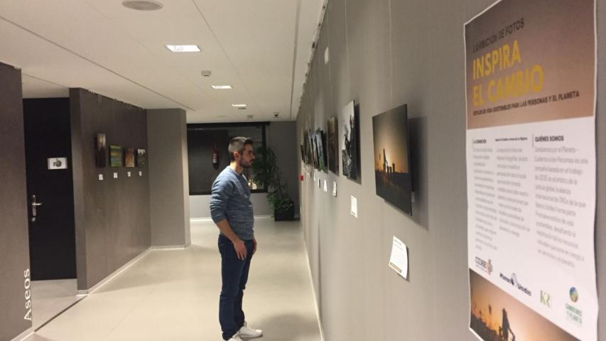 Exposición en el CEU de Elche (Alicante). Foto Manos Unidas Alicante