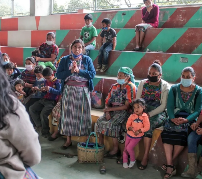 Foto de actividades sanitarias, formativas y de protesta social en Guatemala