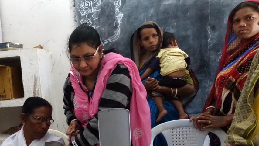 Día de la Salud- India - Odisha- Una imagen de uno de las capacitaciones en salud que se ofrecen. Foto Rocio Bonet/Manos Unidas