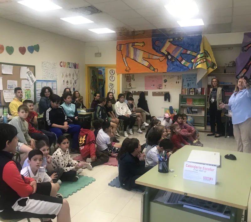 Visita colegio Cogolludo. Pilar Simón de Manos Unidas