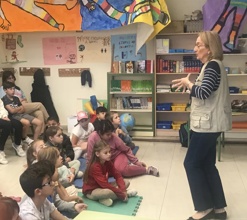 Visita colegio Cogolludo. Elena Garvía de Manos Unidas