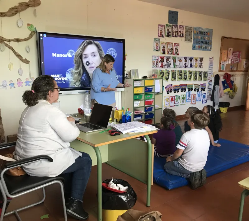 Visita colegio Carrascosa. Pilar Simón de Manos Unidas