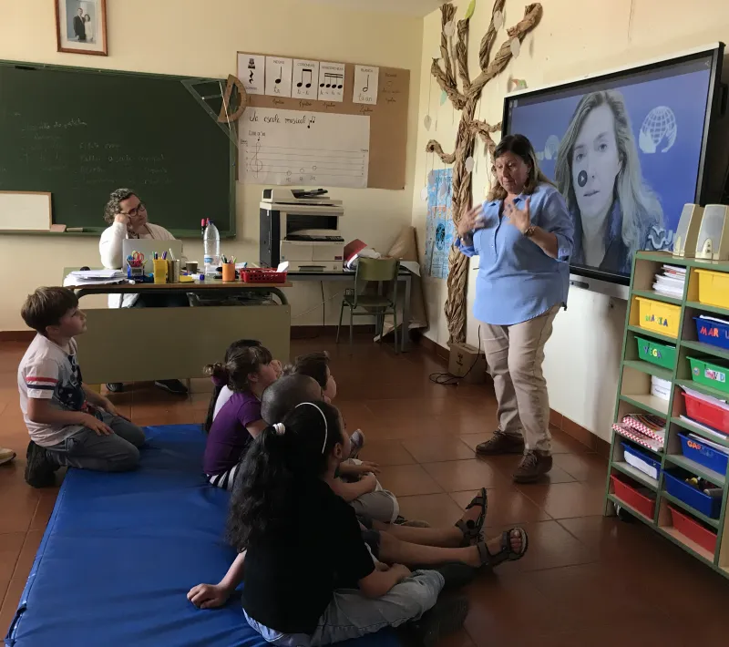Visita colegio Carrascosa. Pilar Simón de Manos Unidas