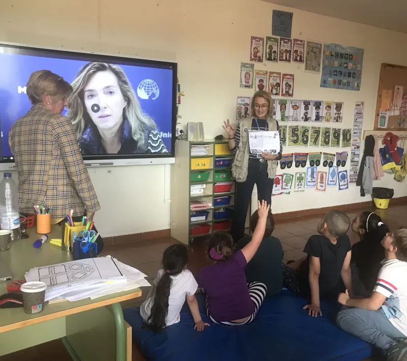 Visita colegio Carrascosa. Elena Garvía y Ana María Velasco.