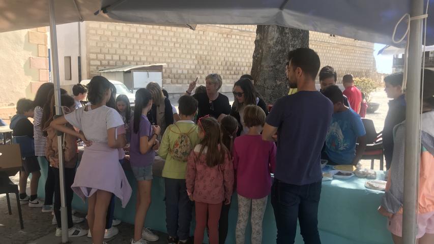 Plaza Mayor de Cogolludo. Colocando los pinchos.