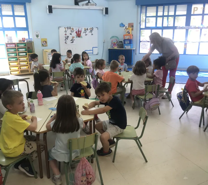 Bocadillo solidario el día 9 en "Parchís"  organizado por Manos Unidas.