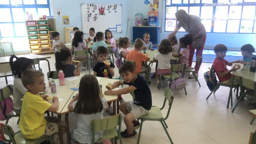 Bocadillo solidario el día 9 en "Parchís"  organizado por Manos Unidas.