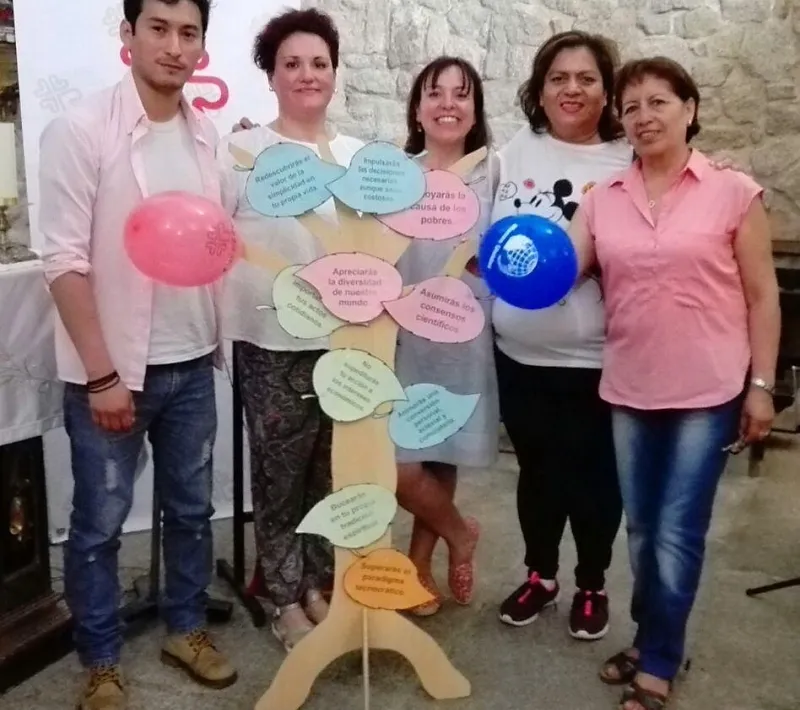 Voluntarios de Manos Unidas trabajando en actividades de la Organización. Foto: Manos Unidas