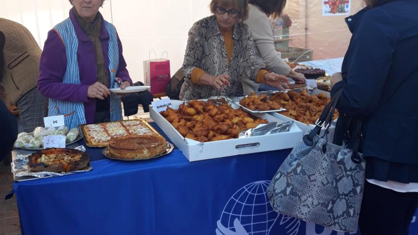 Mesa solidaria en "Fira de Nadal" de Nules