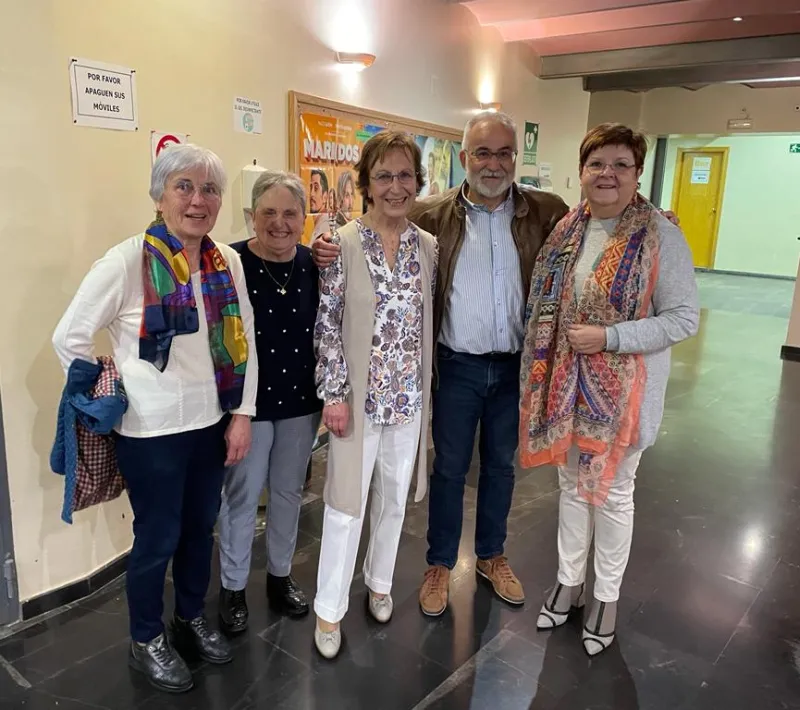 El Justicia de Aragón D. Ángel Dolado Pérez, con el grupo de voluntarias de Manos Unidas en Caspe