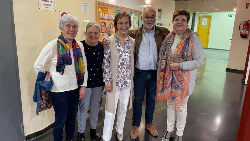 El Justicia de Aragón D. Ángel Dolado Pérez, con el grupo de voluntarias de Manos Unidas en Caspe