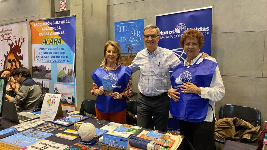 Nuestro stand en la Feria estuvo atendido por los voluntarios de Manos Unidas