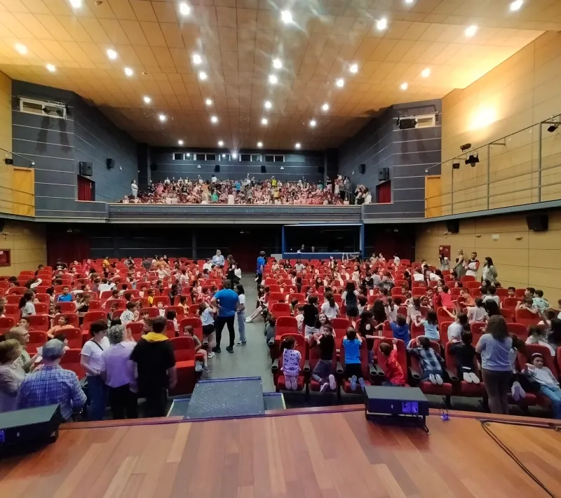 250 escolares de Caspe asistieran al concierto de FETEN FETEN en el Teatro Goya