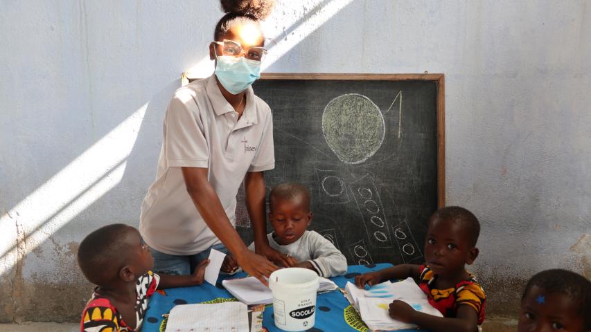 Proyecto Angola Toneletes de la Gratitud Cieza