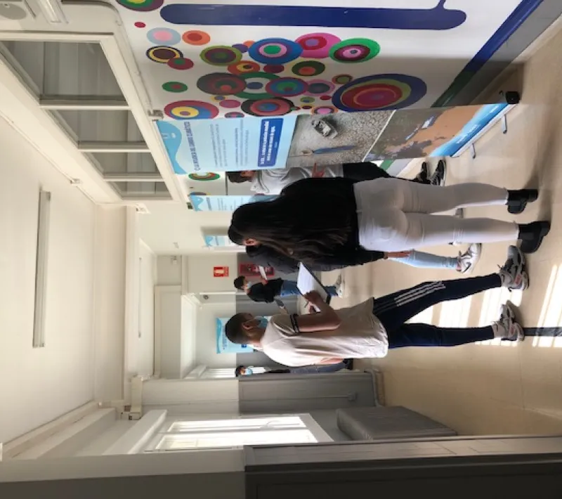 Exposición del agua de Manos Unidas en el IES Marqués de Villena de Marcilla